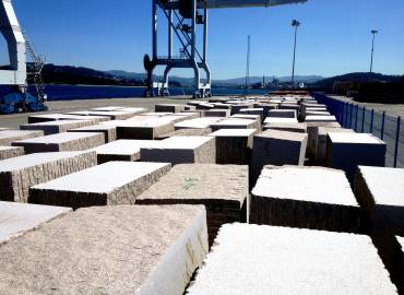 Blocks of Rosa Porriño stored in port